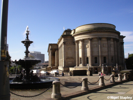 Picture of a neo-classical building