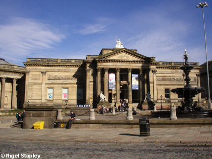 Picture of a neo-classical art gallery