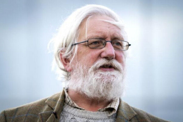 Photo of Craig Murray on his release from being Scotland's political prisoner